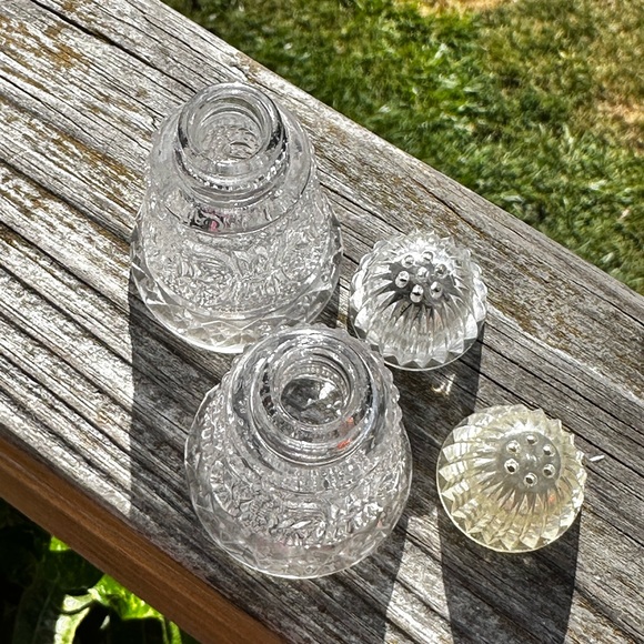 Antique DUNCAN & MILLER SANDWICH Clear Mini Salt & Peppers Shakers- 2.375" - Picture 2 of 9